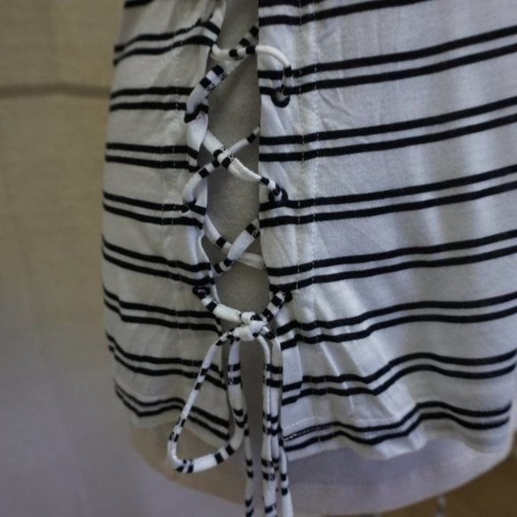 Jack by BB Dakota lace up side tank large - Picture 6 of 8